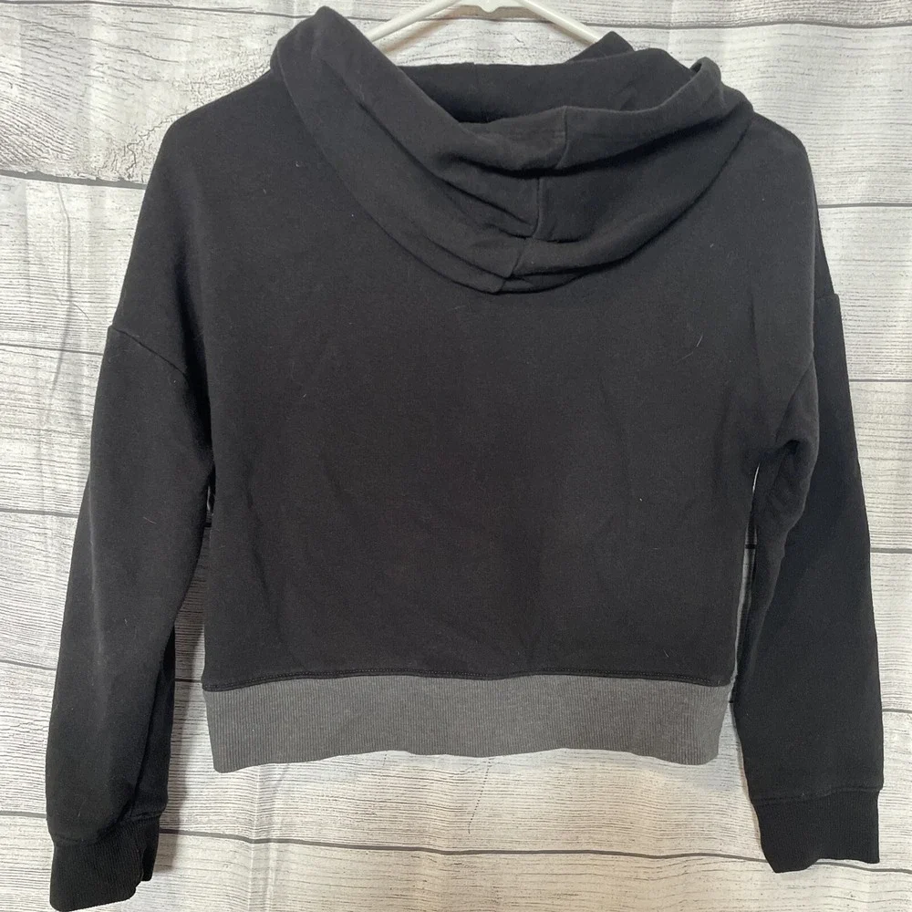 5/$20! Justice Girls Size 10 Cute Crop Style CXJ by Justice Hoodie‎ Black/Gray